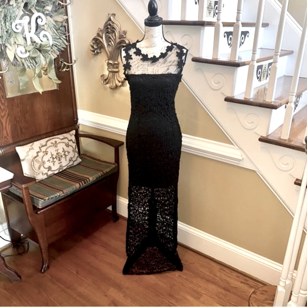 NWT’s Gracia black crochet lace maxi dress